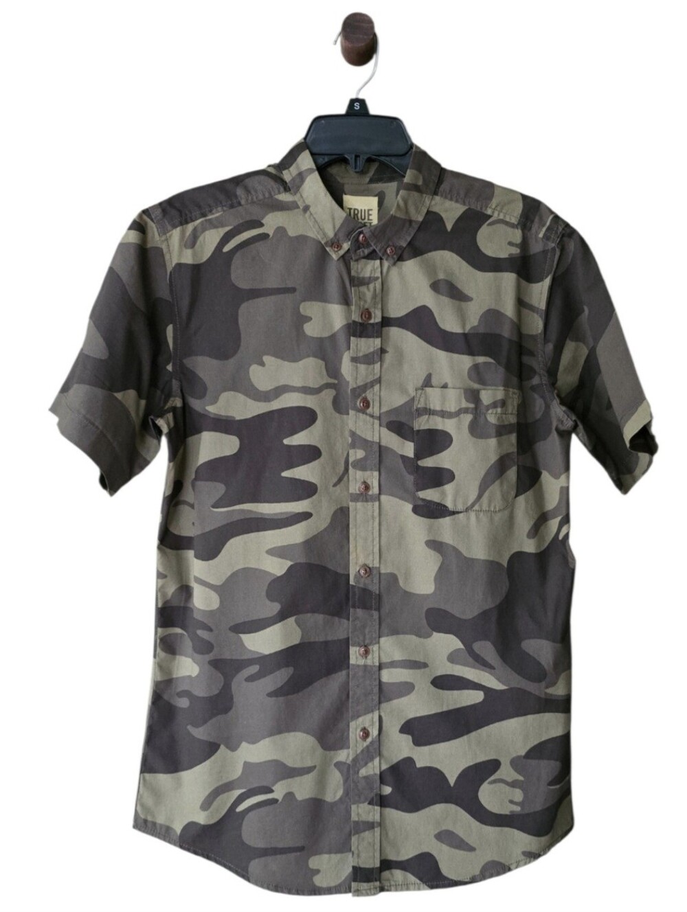True Craft Men’s Short Sleeve Camo Button-Down Casual Shirt Medium - Picture 2 of 9